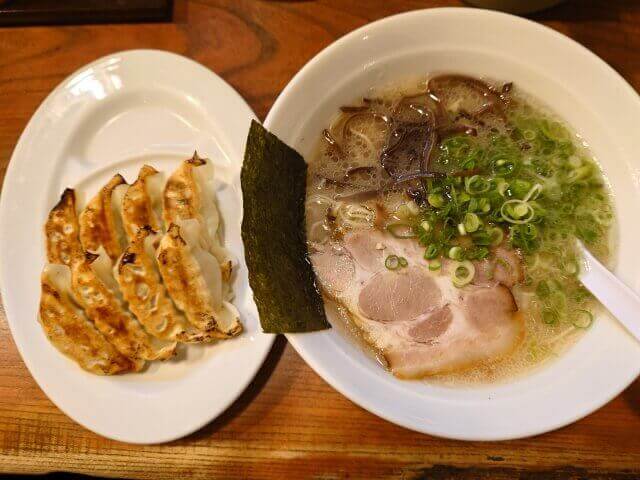 餃子がおいしいラーメン屋みたいな生命保険の付帯サービス